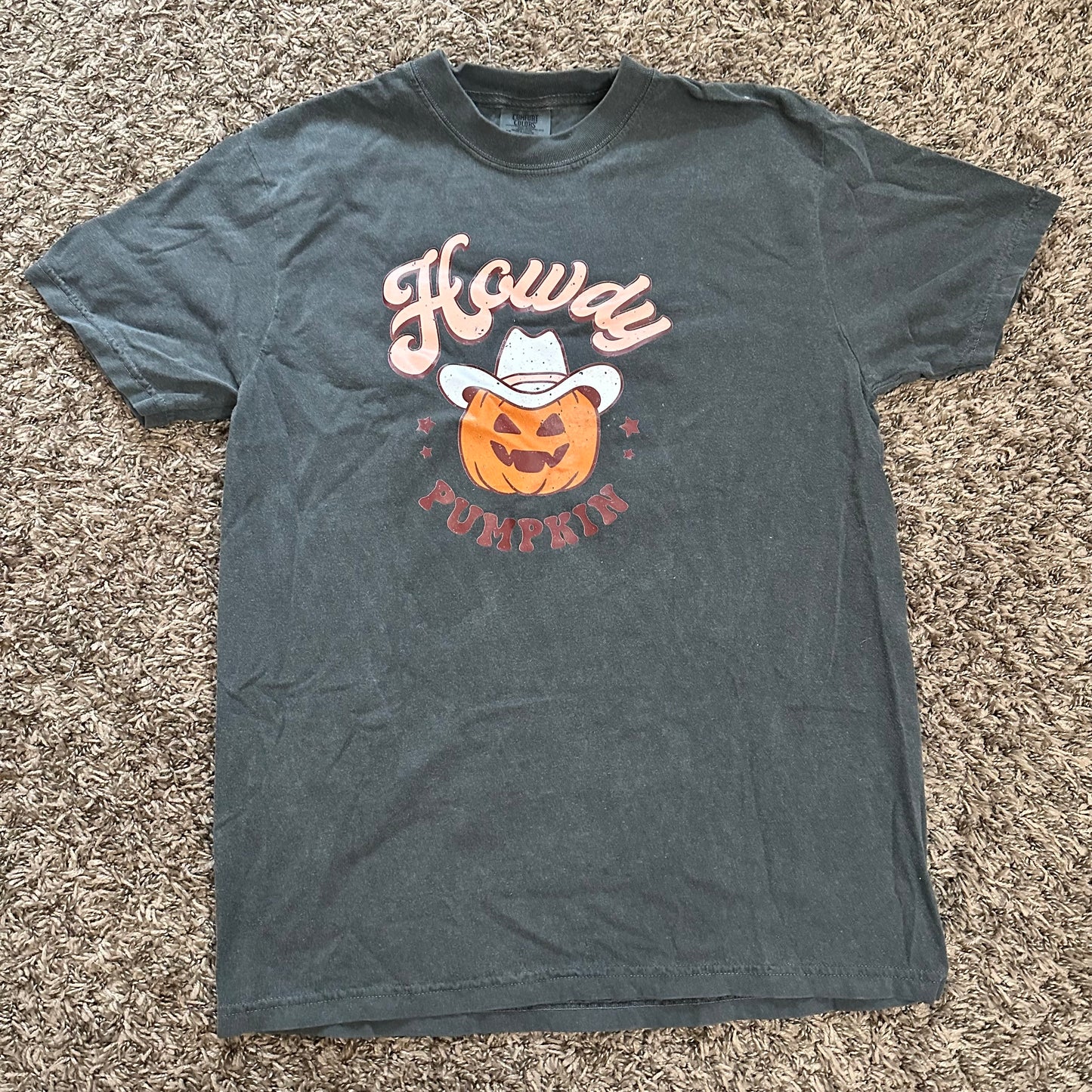 Howdy Pumpkin Tee - Size M - No flaws