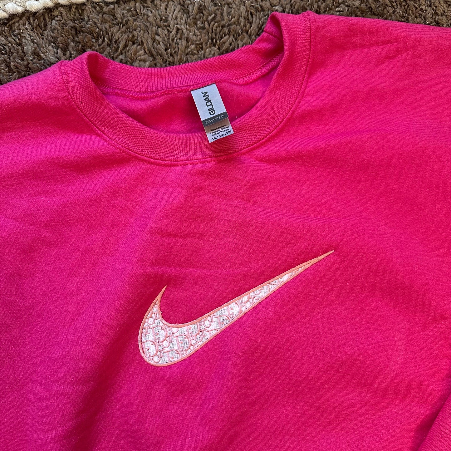 Designer Swoosh Sweatshirt - Size 3XL - No Flaws